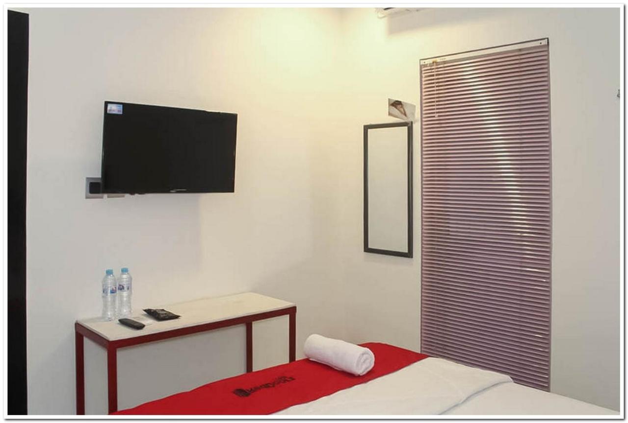 Reddoorz @ Paus Raya Hotel Palangkaraya Exterior foto